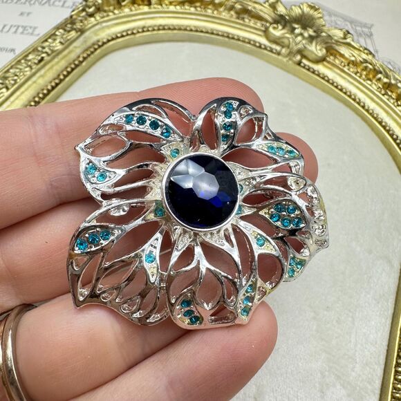 vintage Jewelry - Vintage Art Deco Silver Tone Blue Rhinestone Floral Fashion Brooch